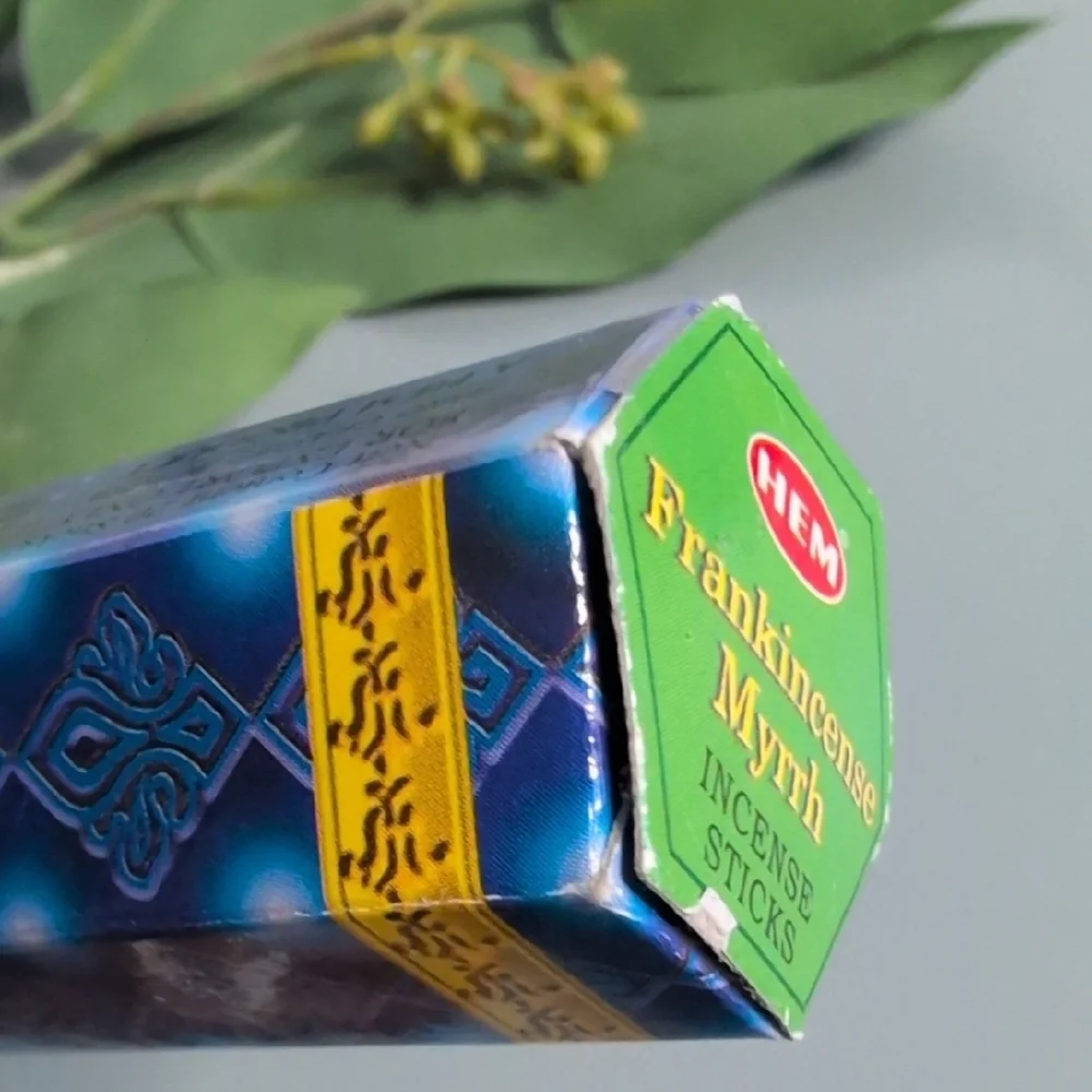 Hem Frankincense-Myrrh Incense Bundle - 20 Stick Box & Incense Holder